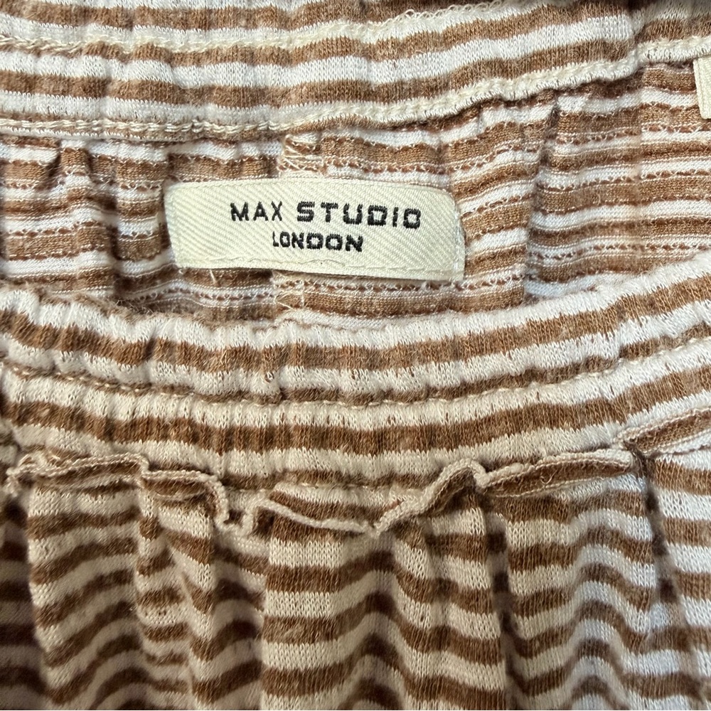 Max Studio Off-Shoulder Striped blouse in Beige and White - Picture 3 of 9